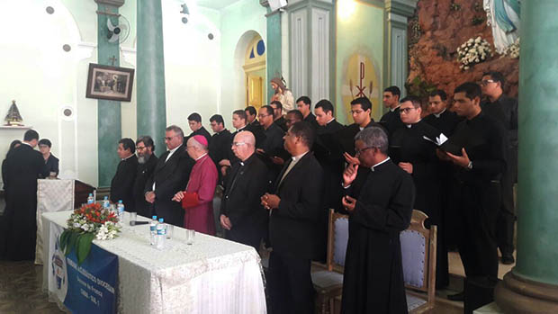 Cerimônia reuniu autoridades da Igreja Católica de Franca (Foto: Pop Mundi)